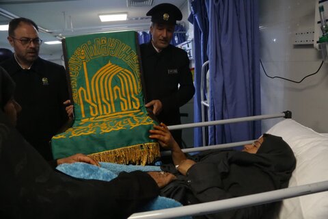 تصاویر/ حضور خدام رضوی در بیمارستان توحید جم