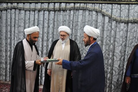 تصاویر/ آیین تجلیل از اساتید حوزه علمیه شهرستان میاندوآب