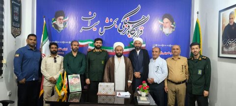 تصاویر/ تجلیل از امام جمعه سیراف