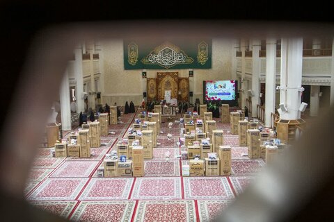 تصاویر| توزیع 20 سری جهیزیه نوعروسان در حرم مطهر شاهچراغ(ع)