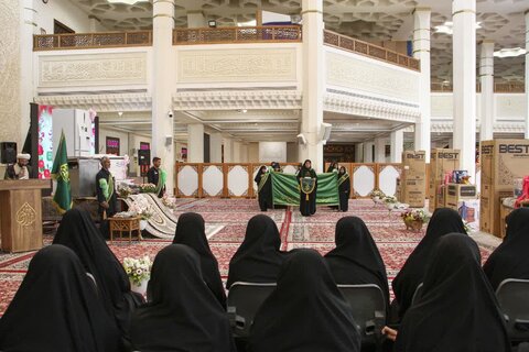 تصاویر| توزیع 20 سری جهیزیه نوعروسان در حرم مطهر شاهچراغ(ع)