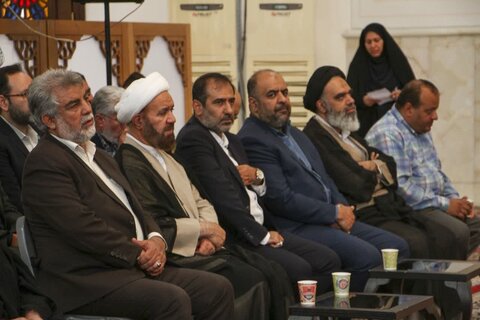 تصاویر| توزیع 20 سری جهیزیه نوعروسان در حرم مطهر شاهچراغ(ع)