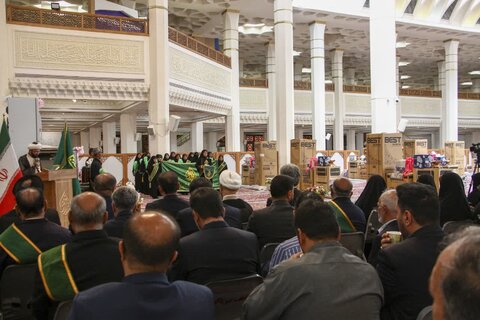 تصاویر| توزیع 20 سری جهیزیه نوعروسان در حرم مطهر شاهچراغ(ع)