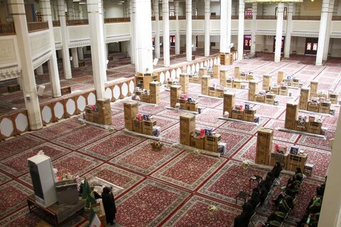 تصاویر| توزیع 20 سری جهیزیه نوعروسان در حرم مطهر شاهچراغ(ع)