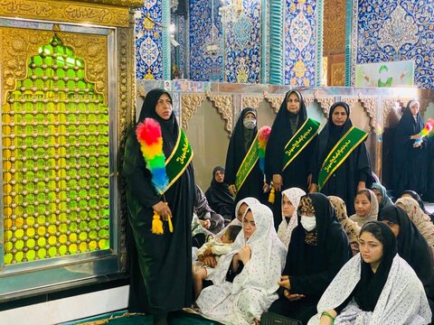 عطر افشانی امامزاده سیدمظفر(ع) بندرعباس  توسط خدام وپرچم متبرکه حرم رضوی