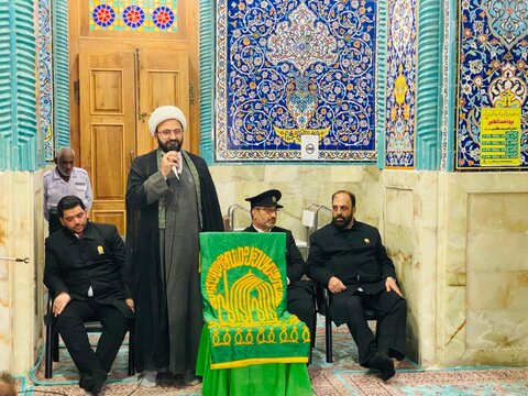 عطر افشانی امامزاده سیدمظفر(ع) بندرعباس  توسط خدام وپرچم متبرکه حرم رضوی