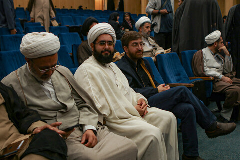 تصاویر/همایش یک صدمین سالگشت باز تاسیس حوزه علمیه قم در همدان