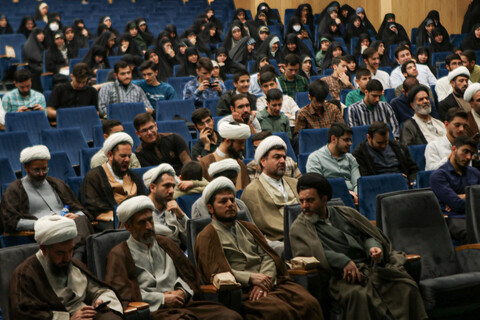 تصاویر/همایش یک صدمین سالگشت باز تاسیس حوزه علمیه قم در همدان