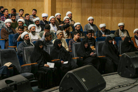تصاویر/همایش یک صدمین سالگشت باز تاسیس حوزه علمیه قم در همدان