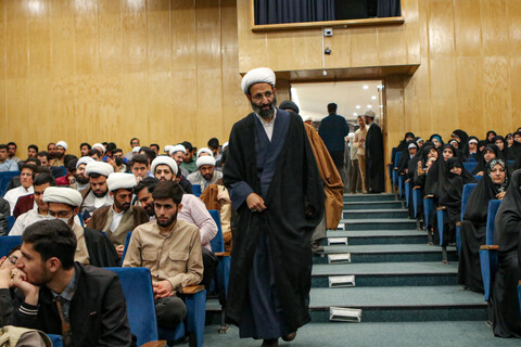 تصاویر/همایش یک صدمین سالگشت باز تاسیس حوزه علمیه قم در همدان