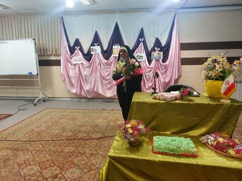 تصاویر/جشن میلاد امام رضا (ع)همراه با تکریم اساتید در مدرسه علمیه فاطمة الزهرا(س) ساوه