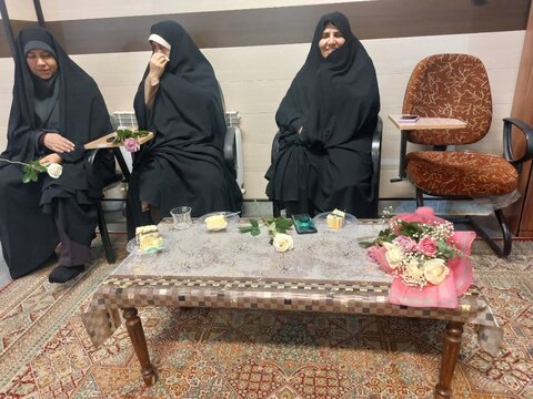 تصاویر/جشن میلاد امام رضا (ع)همراه با تکریم اساتید در مدرسه علمیه فاطمة الزهرا(س) ساوه