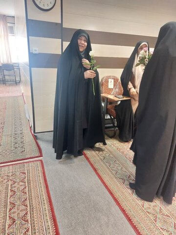 تصاویر/جشن میلاد امام رضا (ع)همراه با تکریم اساتید در مدرسه علمیه فاطمة الزهرا(س) ساوه