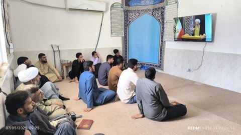 گردهمایی طلاب اساتید و کادر مدرسه علمیه امام جعفر صادق(ع) شهرستان الوان به مناسبت یکصدمین سالگشت بازتاسیس حوزه علمیه قم