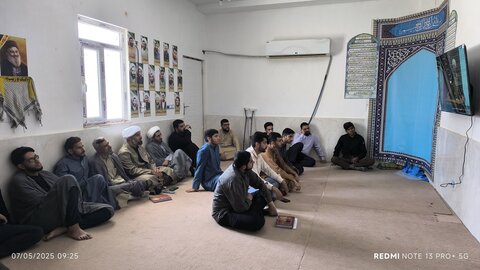 گردهمایی طلاب اساتید و کادر مدرسه علمیه امام جعفر صادق(ع) شهرستان الوان به مناسبت یکصدمین سالگشت بازتاسیس حوزه علمیه قم