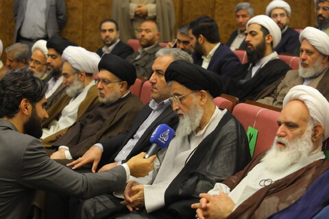 تصاویر / حاشیه همایش بین المللی یکصدمین سالگشت بازتأسیس حوزه علمیه قم