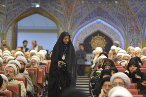 تصاویر / حاشیه همایش بین المللی یکصدمین سالگشت بازتأسیس حوزه علمیه قم