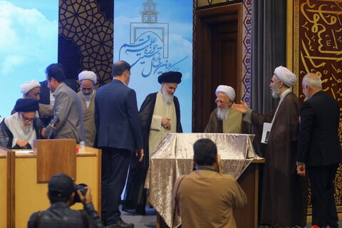 تصاویر / حاشیه همایش بین المللی یکصدمین سالگشت بازتأسیس حوزه علمیه قم