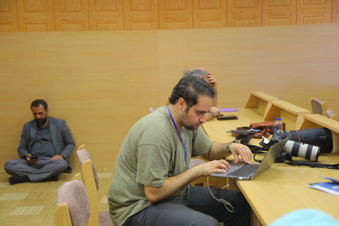 تصاویر/ حضور گسترده خبرنگاران در همایش بین المللی یکصدمین سالگشت بازتأسیس حوزه علمیه قم