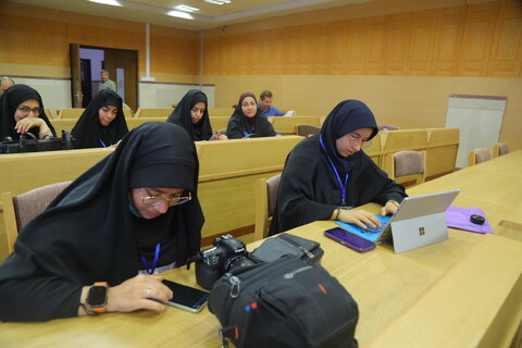 تصاویر/ حضور گسترده خبرنگاران در همایش بین المللی یکصدمین سالگشت بازتأسیس حوزه علمیه قم