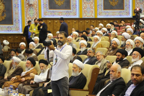 تصاویر/ حضور گسترده خبرنگاران در همایش بین المللی یکصدمین سالگشت بازتأسیس حوزه علمیه قم