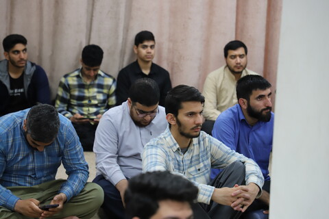 تصاویر/اجتماع طلاب و روحانیون حوزه علمیه خاتم الانبیاء سنندج دریکصدمین سالگشت باز تأسیس حوزه‌ی علمیه‌ قم