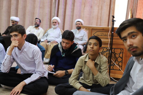 تصاویر/اجتماع طلاب و روحانیون حوزه علمیه خاتم الانبیاء سنندج دریکصدمین سالگشت باز تأسیس حوزه‌ی علمیه‌ قم