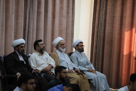 تصاویر/اجتماع طلاب و روحانیون حوزه علمیه خاتم الانبیاء سنندج دریکصدمین سالگشت باز تأسیس حوزه‌ی علمیه‌ قم