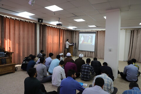 تصاویر/اجتماع طلاب و روحانیون حوزه علمیه خاتم الانبیاء سنندج دریکصدمین سالگشت باز تأسیس حوزه‌ی علمیه‌ قم