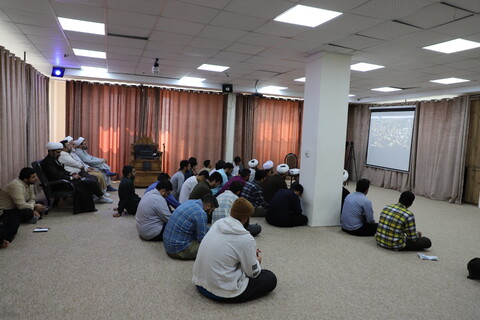 تصاویر/اجتماع طلاب و روحانیون حوزه علمیه خاتم الانبیاء سنندج دریکصدمین سالگشت باز تأسیس حوزه‌ی علمیه‌ قم