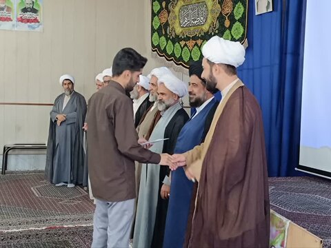 تصاویر/ آئین تجلیل از برگزیدگان المپیاد علمی طلاب مدارس علمیه منطقه کاشان
