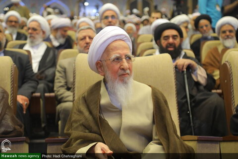 Photos / Conférence internationale sur le 100e anniversaire du rétablissement du séminaire de Qom