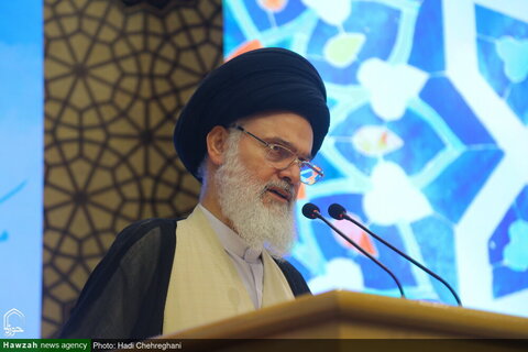 Photos / Conférence internationale sur le 100e anniversaire du rétablissement du séminaire de Qom