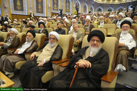 Photos / Conférence internationale sur le 100e anniversaire du rétablissement du séminaire de Qom
