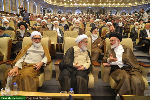 Photos / Conférence internationale sur le 100e anniversaire du rétablissement du séminaire de Qom