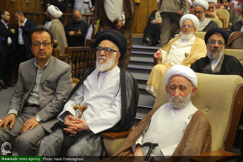 Photos / Conférence internationale sur le 100e anniversaire du rétablissement du séminaire de Qom
