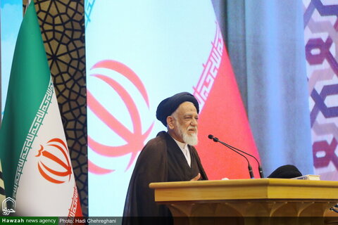 Photos / Conférence internationale sur le 100e anniversaire du rétablissement du séminaire de Qom