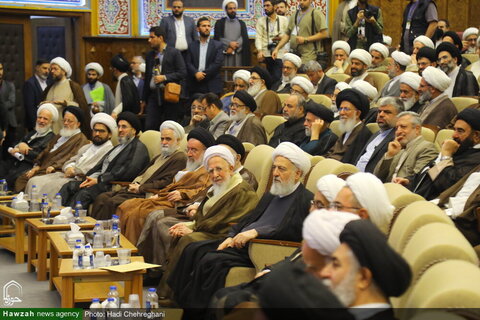 Photos / Conférence internationale sur le 100e anniversaire du rétablissement du séminaire de Qom