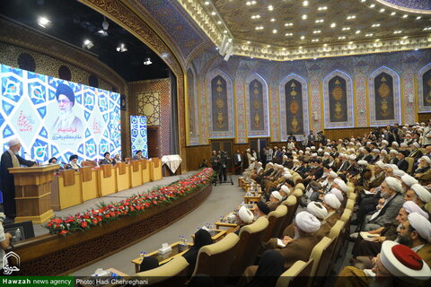 Photos / Conférence internationale sur le 100e anniversaire du rétablissement du séminaire de Qom