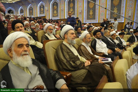 Photos / Conférence internationale sur le 100e anniversaire du rétablissement du séminaire de Qom