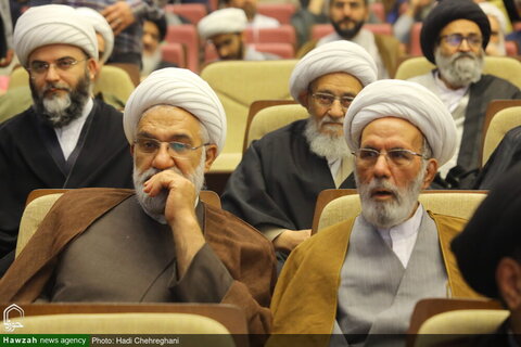 Photos / Conférence internationale sur le 100e anniversaire du rétablissement du séminaire de Qom