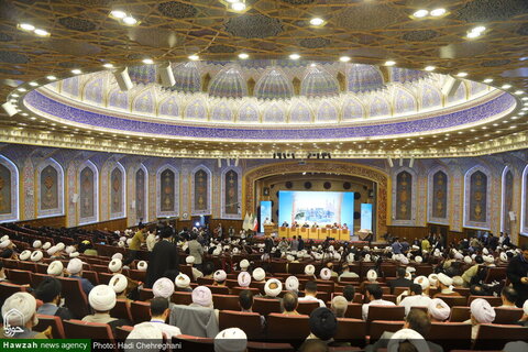 Photos / Conférence internationale sur le 100e anniversaire du rétablissement du séminaire de Qom