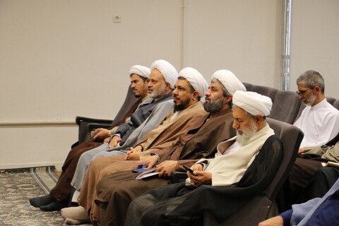 تصاویر /  همایش یکصدمین سالگشت باز تاسیس حوزه علمیه قم به صورت برخط در اصفهان