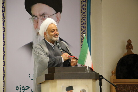 تصاویر /  همایش یکصدمین سالگشت باز تاسیس حوزه علمیه قم به صورت برخط در اصفهان