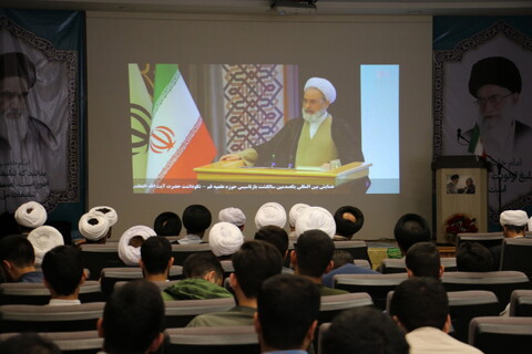 تصاویر /  همایش یکصدمین سالگشت باز تاسیس حوزه علمیه قم به صورت برخط در اصفهان