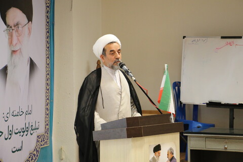 تصاویر /  همایش یکصدمین سالگشت باز تاسیس حوزه علمیه قم به صورت برخط در اصفهان