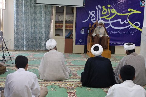 تصاویر/ حضور طلاب در همایش یکصدمین سالگرد حوزه علمیه قم به‌صورت برخط+تصاویر