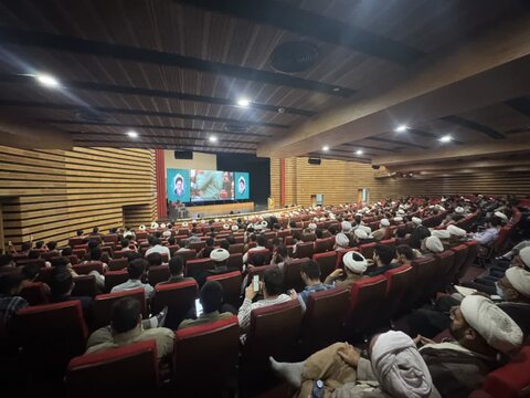 تصاویر/ اجتماع عظیم حوزویان استان تهران در گرامیداشت یکصدمین سال بازتأسیس حوزه علمیه قم