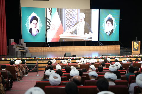 تصاویر/ اجتماع عظیم حوزویان استان تهران در گرامیداشت یکصدمین سال بازتأسیس حوزه علمیه قم