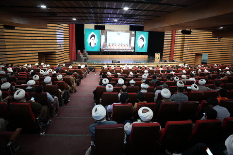 تصاویر/ اجتماع عظیم حوزویان استان تهران در گرامیداشت یکصدمین سال بازتأسیس حوزه علمیه قم